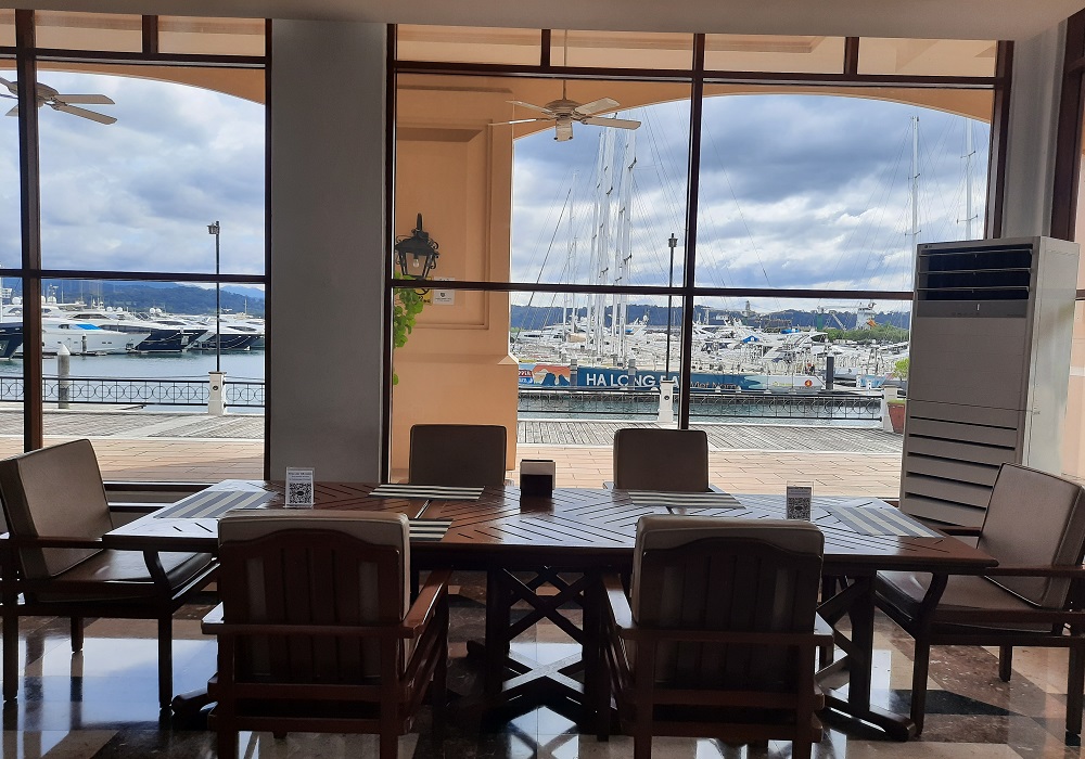 restaurant near subic yacht club